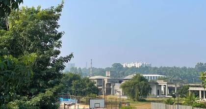 A GLORIOUS 2 & 4 BHK WITH LAKE VIEW