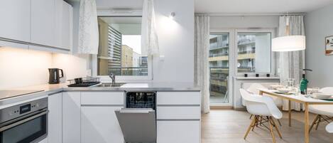 Fridge, microwave, oven, stovetop