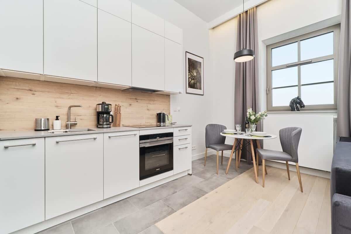 Kühlschrank, Ofen, Herdplatte, Geschirrspüler