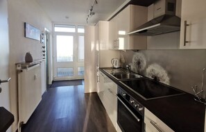 Kühlschrank, Ofen, Herdplatte, Geschirrspüler