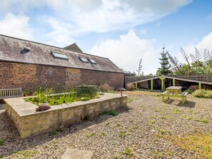Cottage | Property grounds - The Granary (Morpeth)