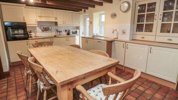 Cottage | Dining