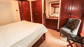 Cottage | 3 bedrooms, individually decorated, individually furnished, free WiFi