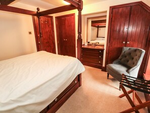 Cottage | 3 bedrooms, individually decorated, individually furnished, free WiFi