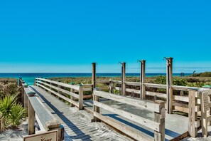 Property grounds - Newly Renovated Village Condo! Easy Beach / Pool Access! (Seacrest Beach)