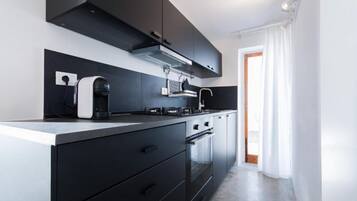 Kühlschrank, Ofen, Herdplatte, Geschirrspüler