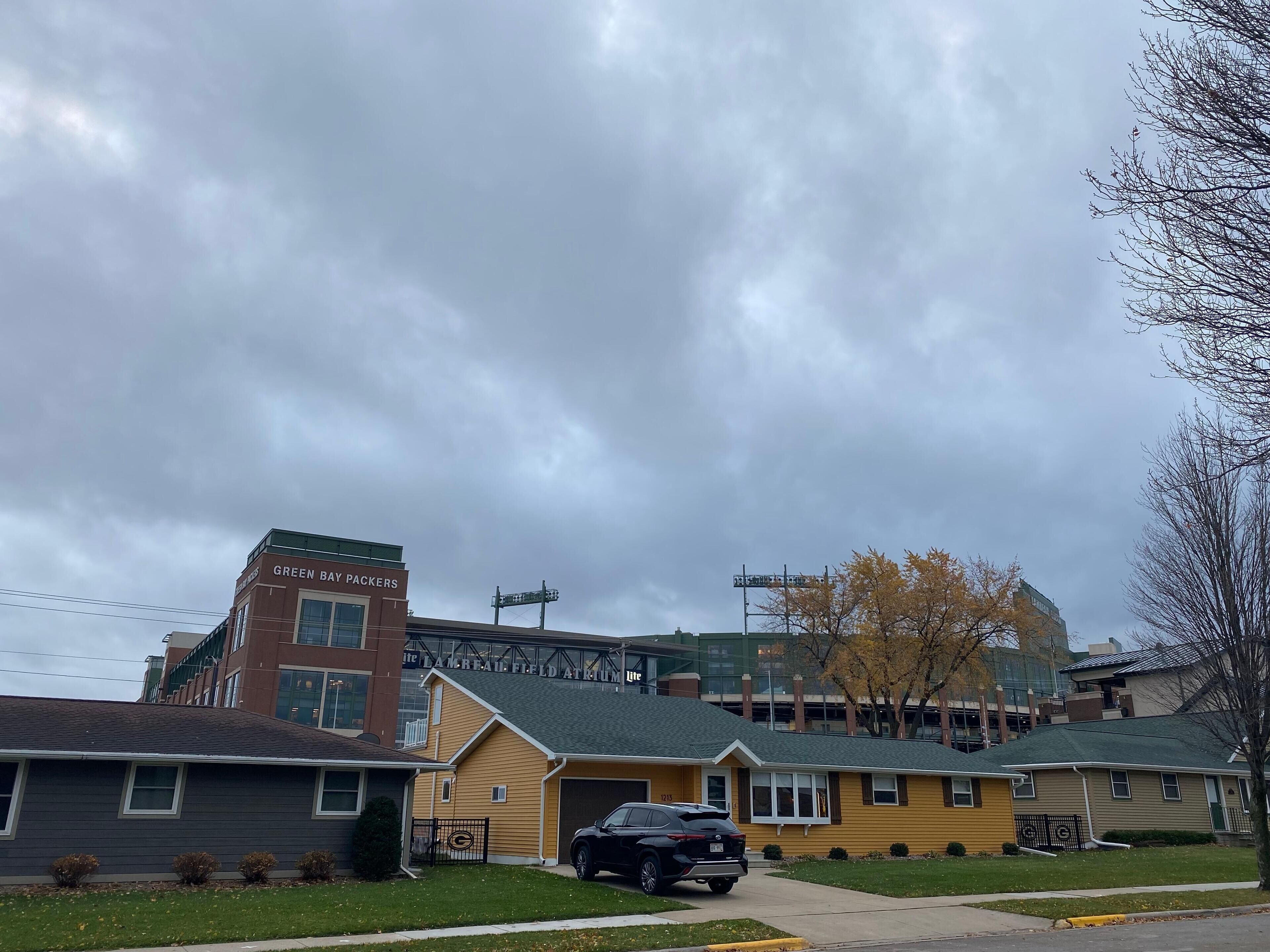 Walk to Lambeau Field, Resch Center and Titletown District!