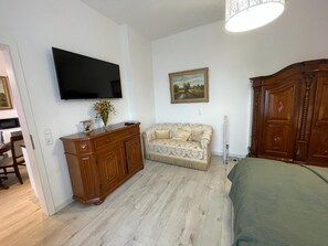 1 chambre, fer et planche à repasser, accès au Wi-Fi (inclus)