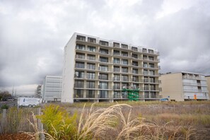 Sails II 202-Condo Building-Ocean-City-Md - Cute, cozy one bedroom, one bath condo with an oceanfront balcony, so come and enjoy beautiful ocean views! (Ocean City)