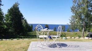 Cabin | Property grounds - Peaceful Lakeview Retreat in Swedish Nature (Finnerödja)