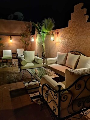 Terrace/patio - Close to everything in the medina - Authentic renovated Moroccan house (Marrakech)