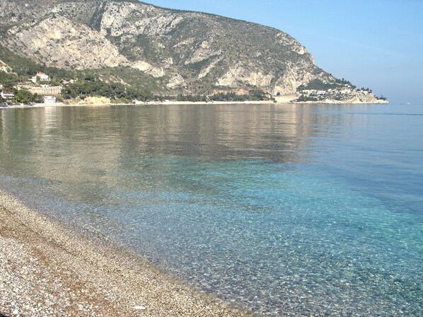 Beach nearby, sun loungers