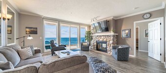 Oceanfront, Whale Watching, Pool | Thundering Sea