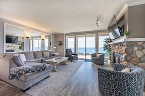 TV, fireplace, offices