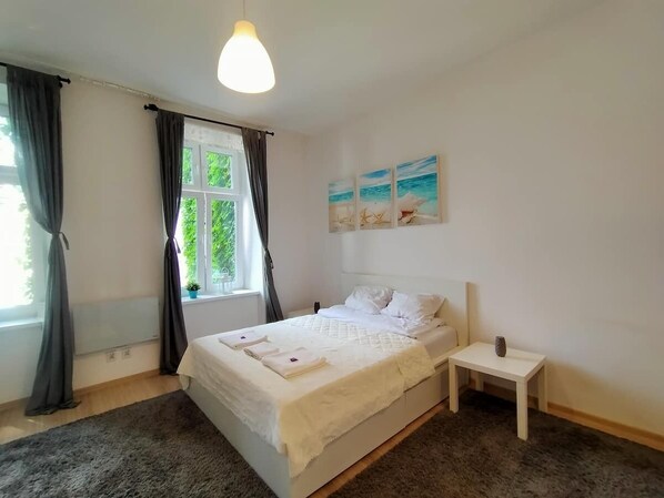 1 bedroom, iron/ironing board, free WiFi, bed sheets - Bright Josefa Apartments for two (Kraków)