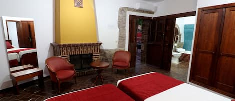 Dubbelrum | Individuell inredning, unika möbler, skrivbord och arbetsyta för laptop