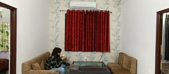 3 Bedroom Condo near Fatehsagar Lake