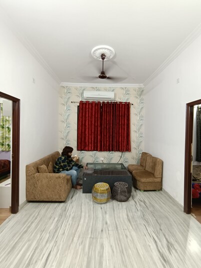 3 Bedroom Condo near Fatehsagar Lake