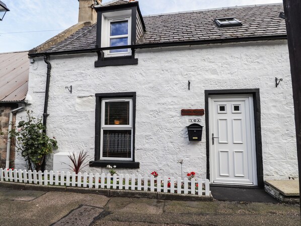 Exterior - Griffin Cottage (Nairn)