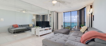 Beachfront Condo in Heart of Isla Verde