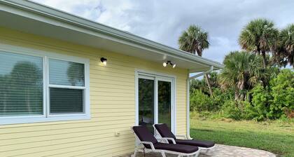 Waterfront Beauty with Lovely Intercoastal Views. 2 Bedroom/2 Baths Plus Trundle