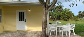 Waterfront Beauty with Lovely Intercoastal Views. 2 Bedroom/2 Baths Plus Trundle