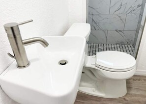 Shower, hair dryer, towels - Newly Renovated Charlotte Harbor - Sunset Inn #3 (Port Charlotte)
