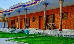 Garden view - Hotel Walnut City (Swat)