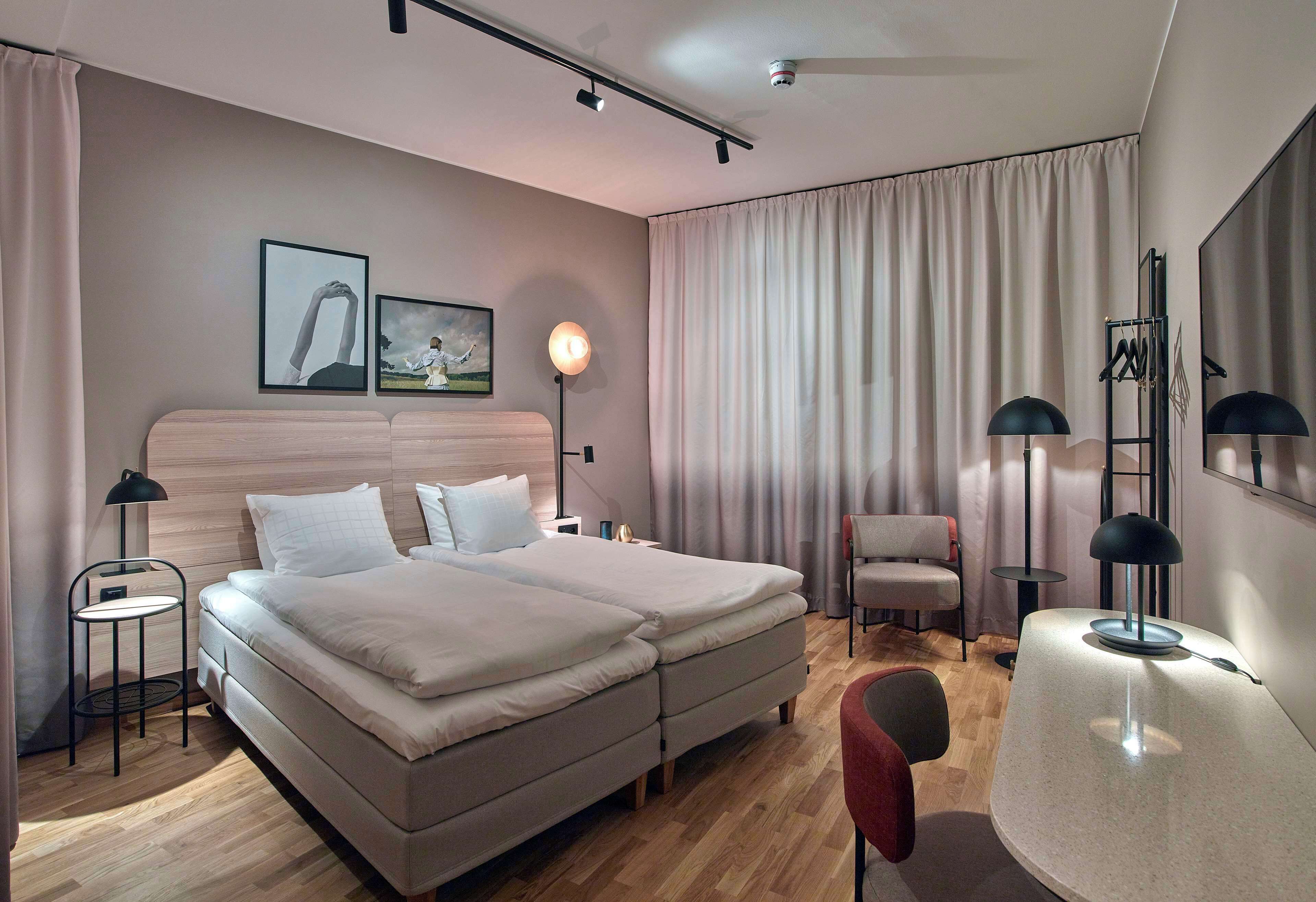 cabin, 1 single bed (no windows) | in-room safe, desk, soundproofing, iron/ironing board