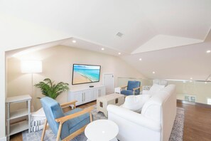 Smart TV, table tennis, stereo, printers