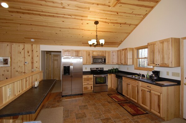 Kühlschrank, Mikrowelle, Geschirrspüler