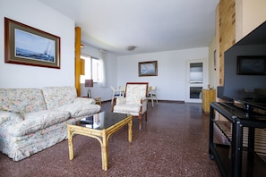 TV - Sea Views  4 Bedrooms  Pool (Cambrils)