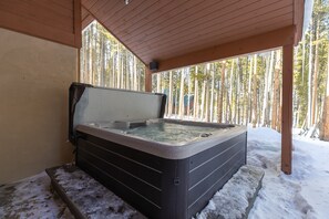 Bain à remous extérieur
