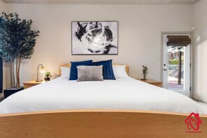 3 bedrooms, desk, iron/ironing board, travel cot