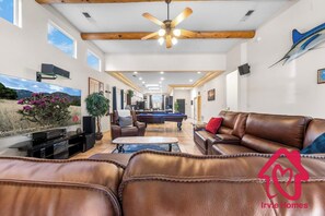 TV, fireplace, offices