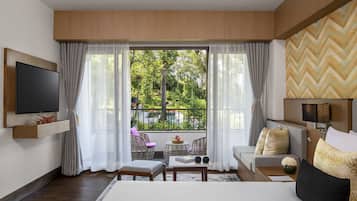 Premium bedding, minibar, in-room safe, desk