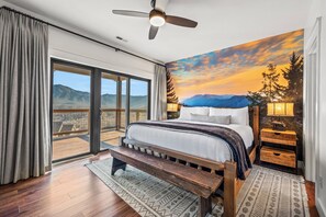 7 bedrooms, iron/ironing board, free WiFi, bed sheets - Lg Groups •EPIC view •hot tub •fire pit •pool table •luxury •The Lodge (Gatlinburg)