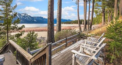Professionally remodeled stunner on Lake Cle Elum! On the Beach*Pet Friendly