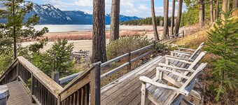 Professionally remodeled stunner on Lake Cle Elum! On the Beach*Pet Friendly