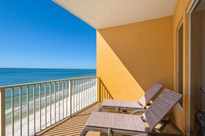 Property grounds - POOLIDE CAFE-HOT TUB-BEACH CHAIRS INCLUDED-3 UNITS SIDE BY SIDE 503,504,505,506  (Panama City Beach)