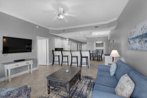 TV - POOLIDE CAFE-HOT TUB-BEACH CHAIRS INCLUDED-3 UNITS SIDE BY SIDE 503,504,505,506  (Panama City Beach)