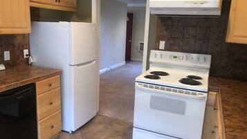 Refrigerador, microondas, horno y congelador