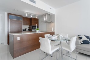 Dining - ICON Brickell *Amazing Oceanview *Pool *Spa (Miami)