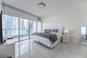 1 bedroom, iron/ironing board, free WiFi, bed sheets - ICON Brickell *Amazing Oceanview *Pool *Spa (Miami)