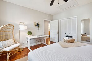 3 bedrooms, desk, iron/ironing board, travel crib