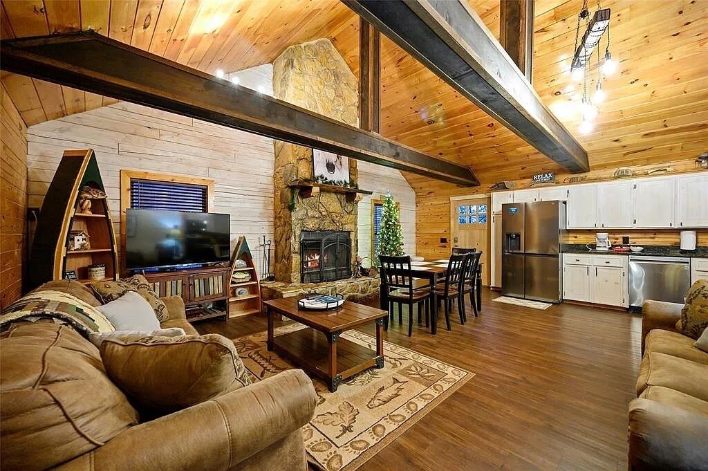 Télévision, cheminée