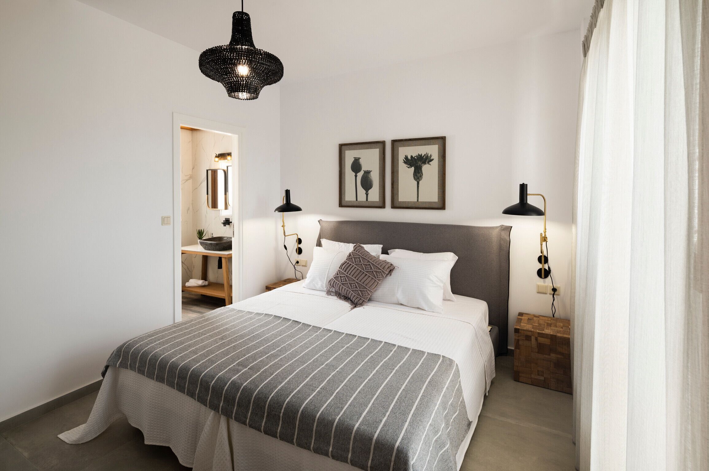 8 bedrooms, in-room safe, iron/ironing board, free WiFi