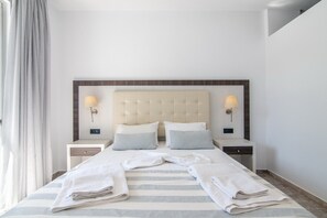 1 bedroom, in-room safe, iron/ironing board, free WiFi