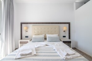 1 bedroom, in-room safe, iron/ironing board, free WiFi