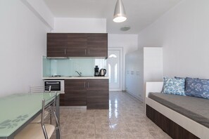 Interior - Mythos studio 5,near beach & tavern,South Crete (Damnoni)